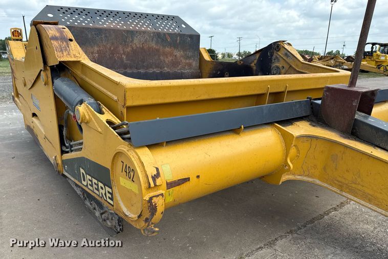 image for item EE0038 2018 John Deere 2010E scraper