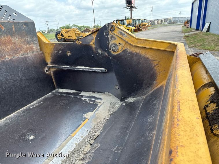 image for item EE0038 2018 John Deere 2010E scraper