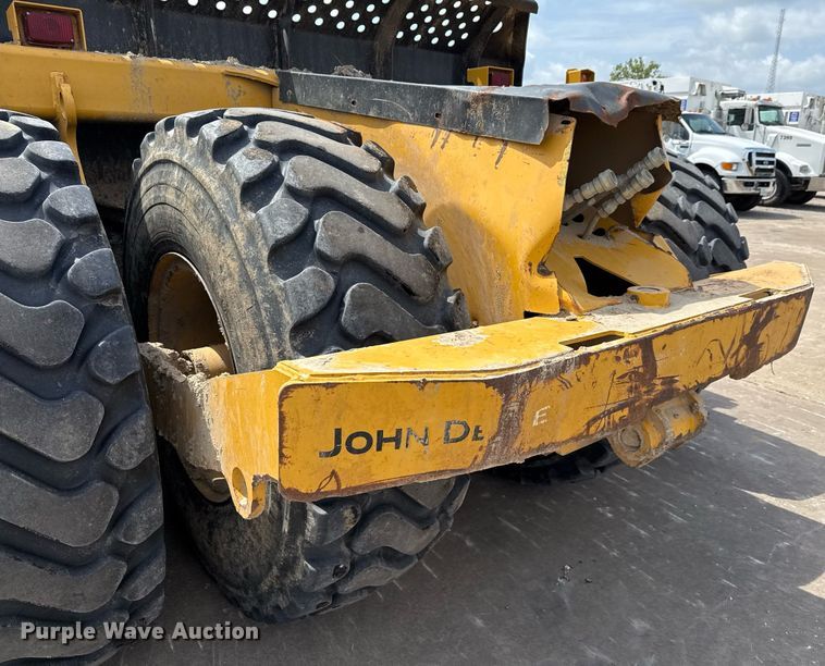 image for item EE0038 2018 John Deere 2010E scraper