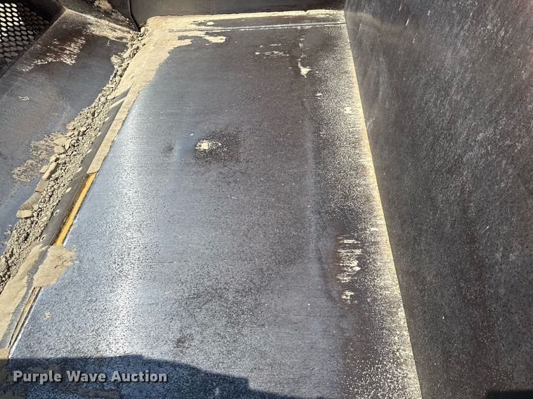 image for item EE0038 2018 John Deere 2010E scraper