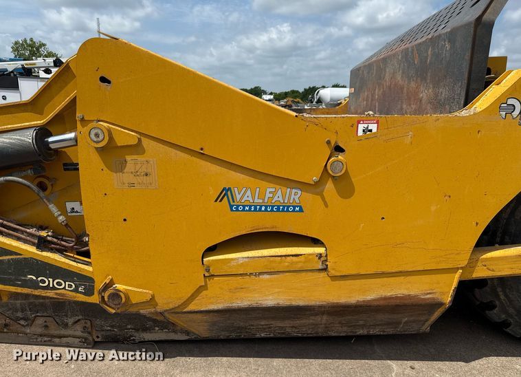 image for item EE0038 2018 John Deere 2010E scraper