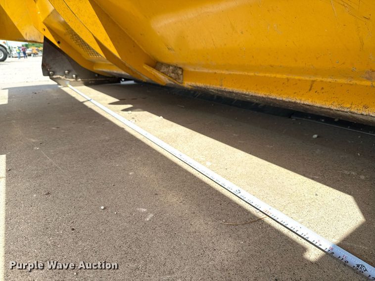 image for item EE0038 2018 John Deere 2010E scraper