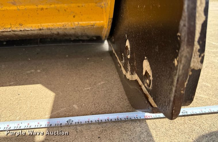 image for item EE0038 2018 John Deere 2010E scraper