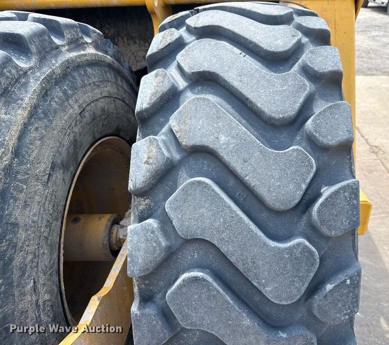 image for item EE0038 2018 John Deere 2010E scraper