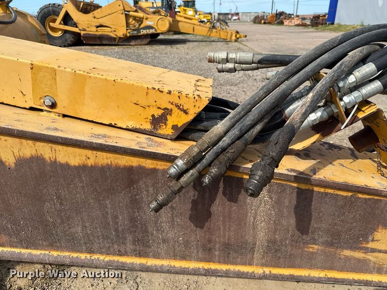 image for item EE0039 2012 John Deere 2112E scraper