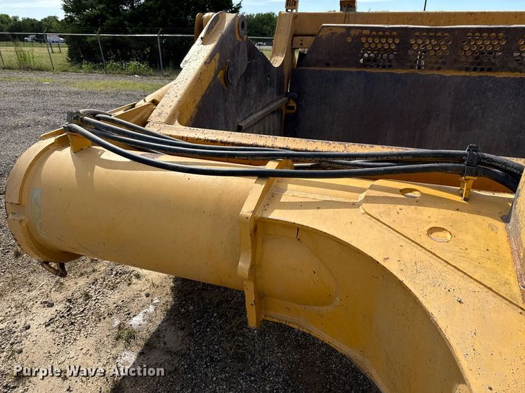 image for item EE0039 2012 John Deere 2112E scraper