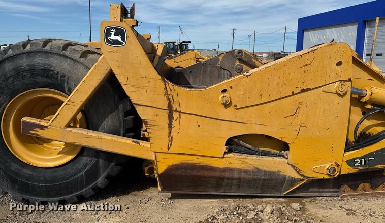 image for item EE0039 2012 John Deere 2112E scraper