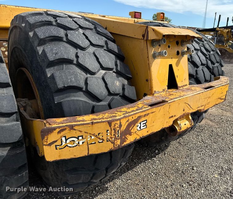 image for item EE0039 2012 John Deere 2112E scraper