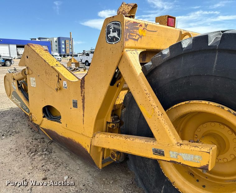image for item EE0039 2012 John Deere 2112E scraper