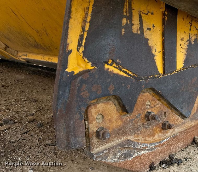 image for item EE0039 2012 John Deere 2112E scraper