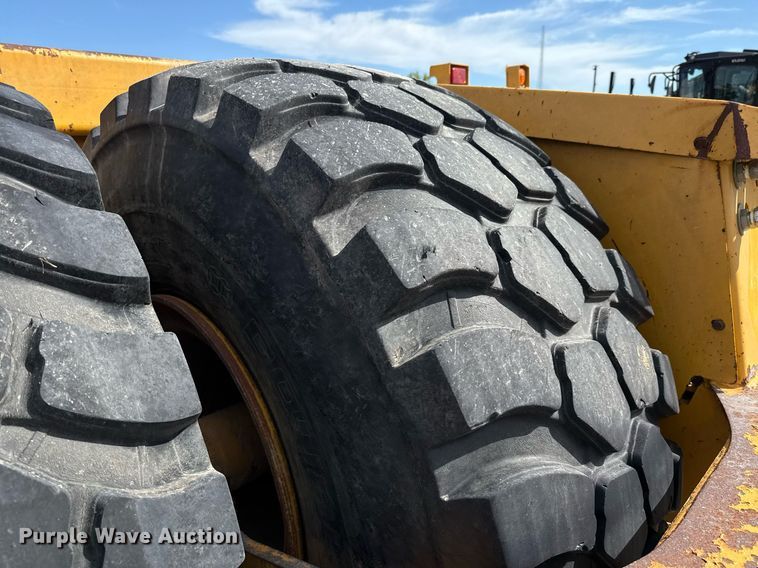 image for item EE0039 2012 John Deere 2112E scraper