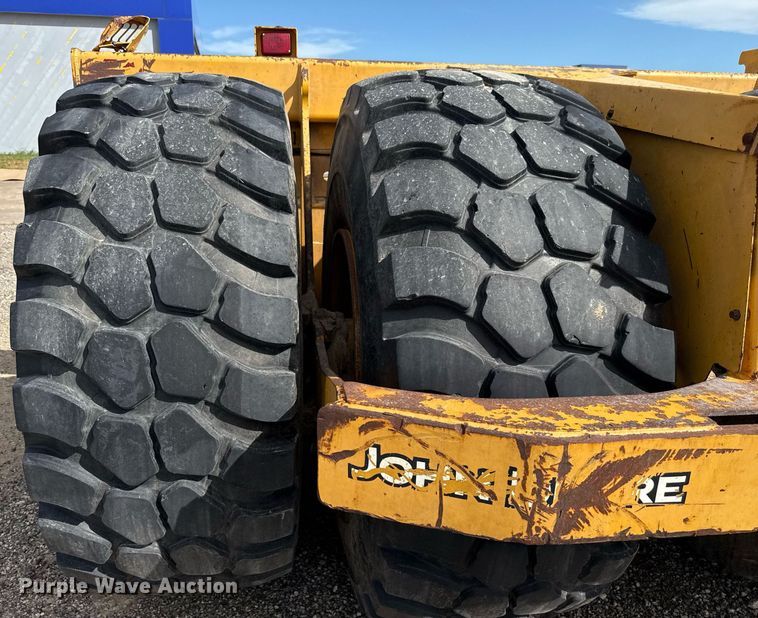 image for item EE0039 2012 John Deere 2112E scraper