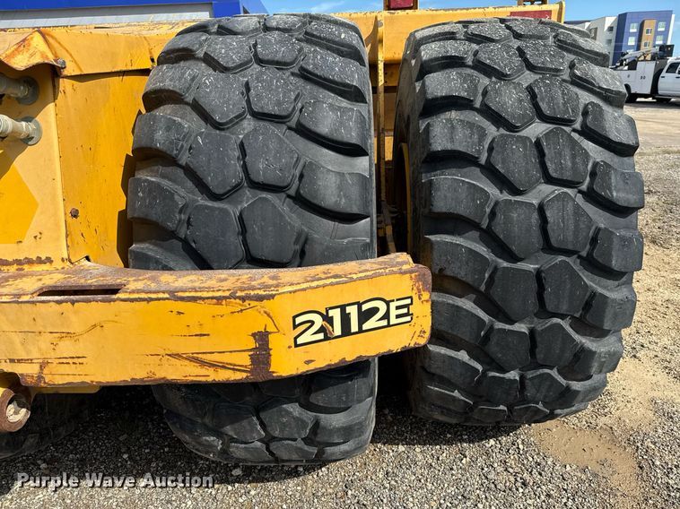 image for item EE0039 2012 John Deere 2112E scraper