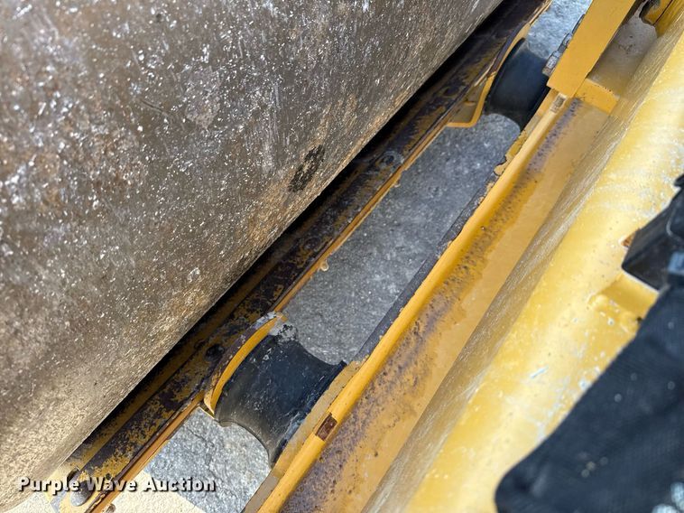 image for item EE0040 2020 Caterpillar CS56B single drum vibratory roller