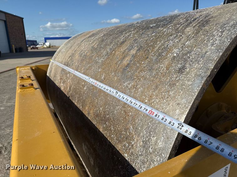 image for item EE0040 2020 Caterpillar CS56B single drum vibratory roller