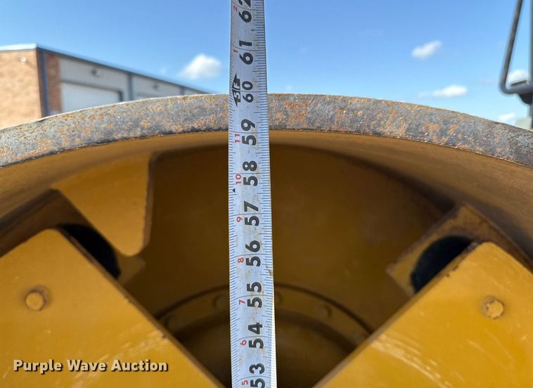 image for item EE0040 2020 Caterpillar CS56B single drum vibratory roller