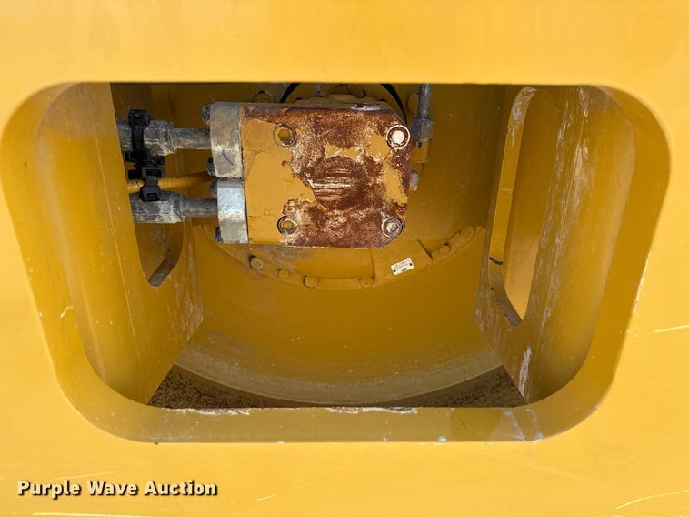 image for item EE0040 2020 Caterpillar CS56B single drum vibratory roller
