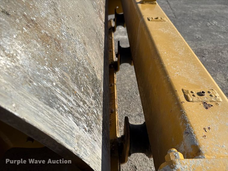 image for item EE0040 2020 Caterpillar CS56B single drum vibratory roller
