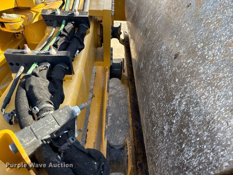 image for item EE0040 2020 Caterpillar CS56B single drum vibratory roller