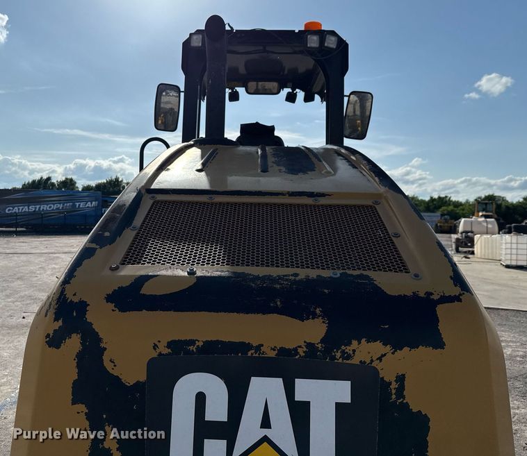 image for item EE0040 2020 Caterpillar CS56B single drum vibratory roller