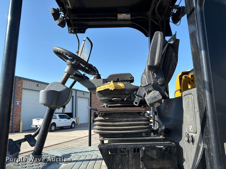 image for item EE0040 2020 Caterpillar CS56B single drum vibratory roller