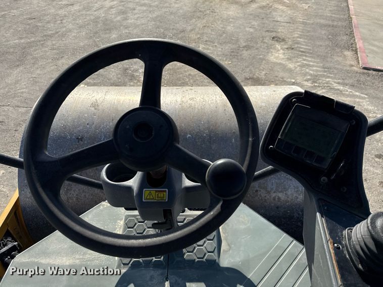 image for item EE0040 2020 Caterpillar CS56B single drum vibratory roller