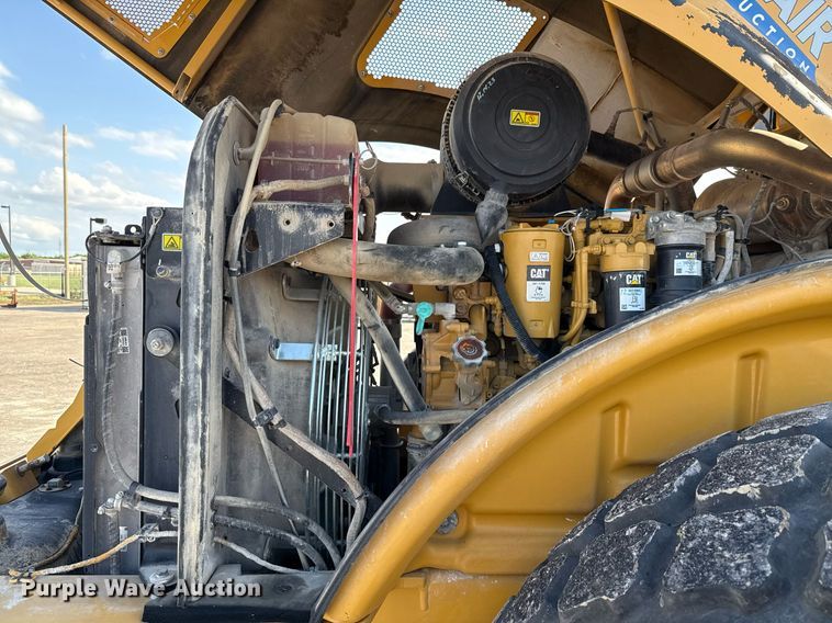 image for item EE0040 2020 Caterpillar CS56B single drum vibratory roller