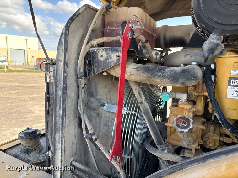 image for item EE0040 2020 Caterpillar CS56B single drum vibratory roller