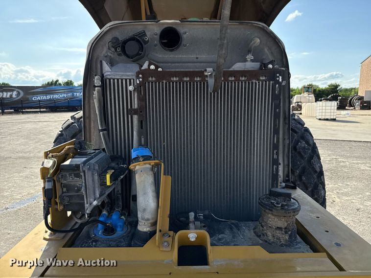 image for item EE0040 2020 Caterpillar CS56B single drum vibratory roller