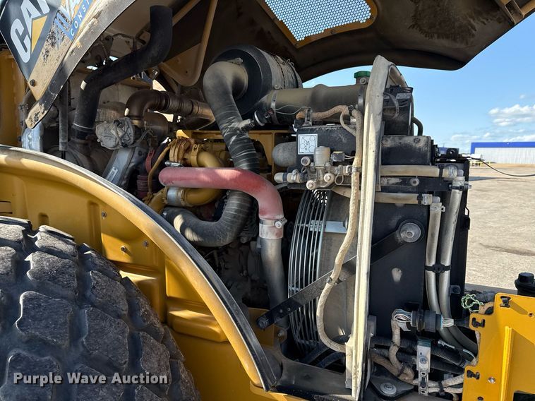 image for item EE0040 2020 Caterpillar CS56B single drum vibratory roller