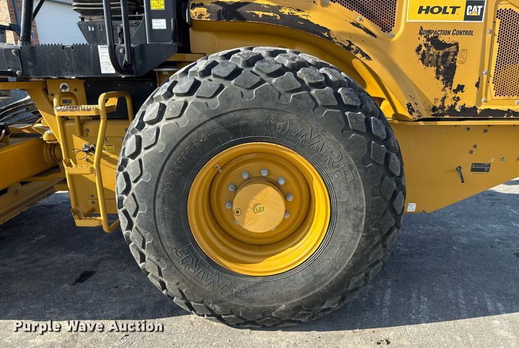 image for item EE0040 2020 Caterpillar CS56B single drum vibratory roller