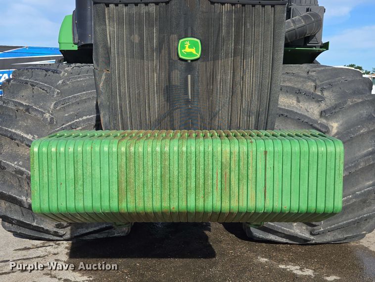 image for item EE0041 2017 John Deere 9470R Scraper Special 4WD tractor