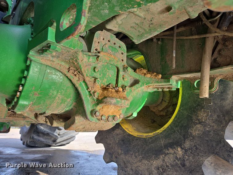 image for item EE0041 2017 John Deere 9470R Scraper Special 4WD tractor