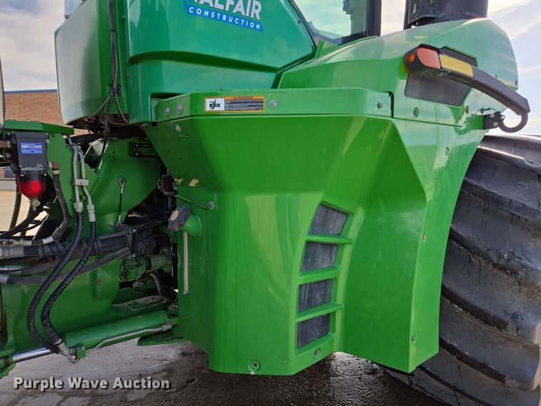 image for item EE0041 2017 John Deere 9470R Scraper Special 4WD tractor