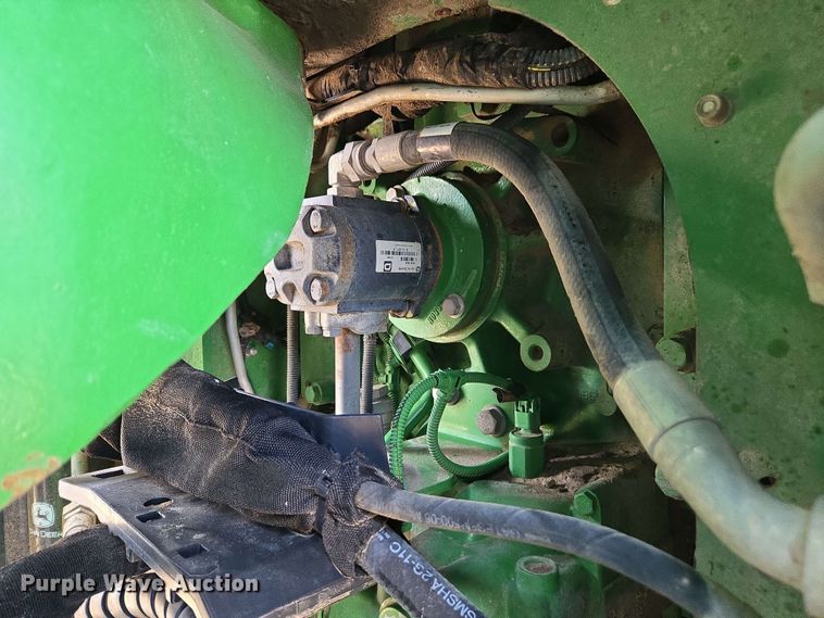 image for item EE0041 2017 John Deere 9470R Scraper Special 4WD tractor