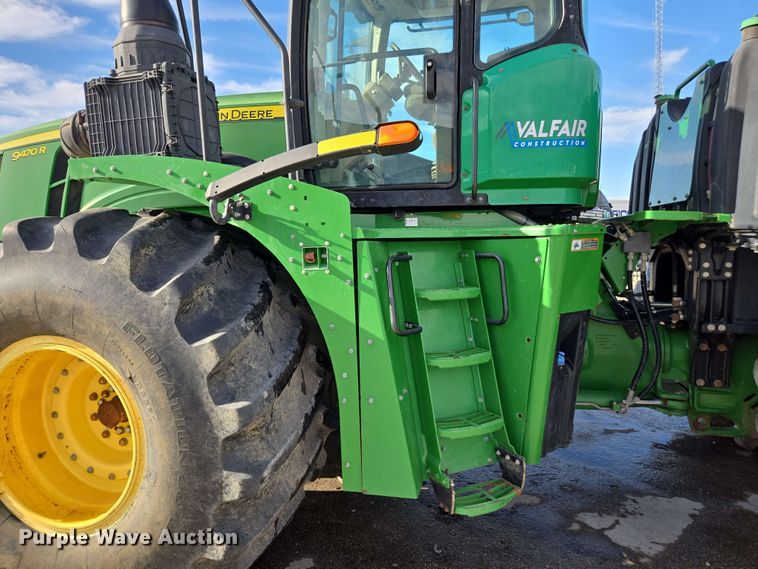 image for item EE0041 2017 John Deere 9470R Scraper Special 4WD tractor