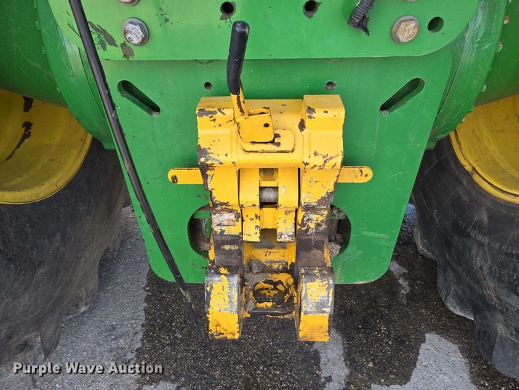 image for item EE0041 2017 John Deere 9470R Scraper Special 4WD tractor