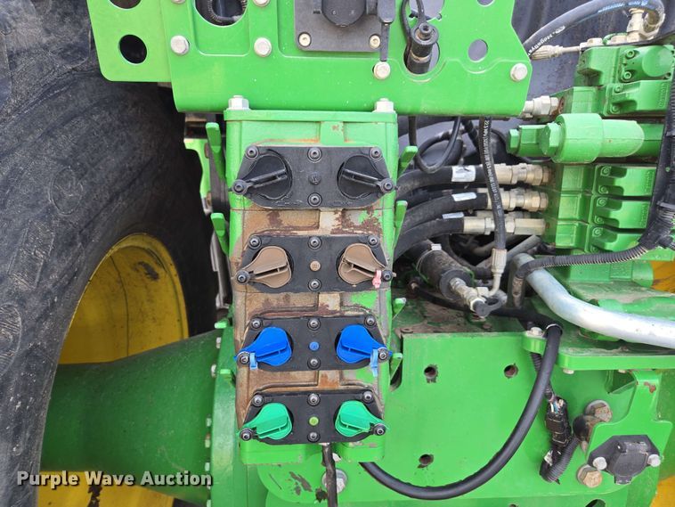 image for item EE0041 2017 John Deere 9470R Scraper Special 4WD tractor