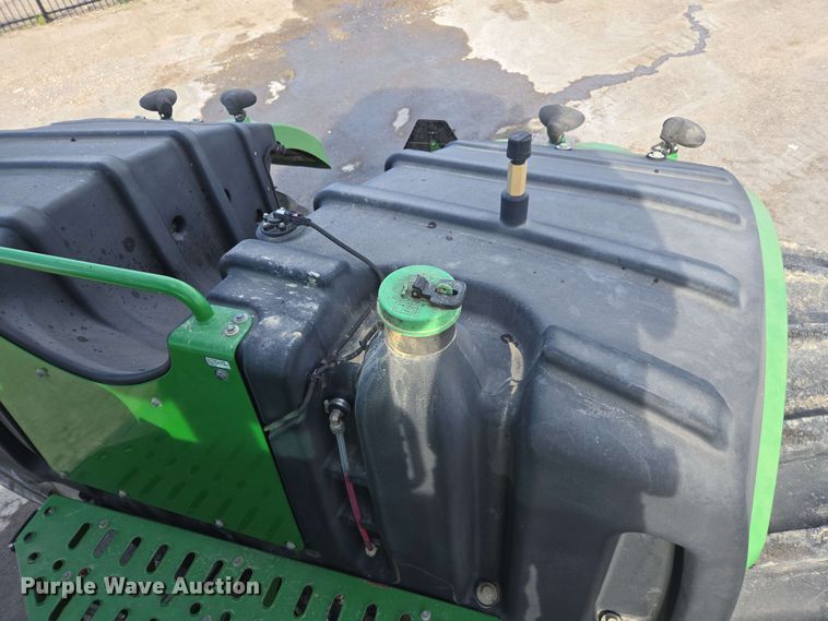 image for item EE0041 2017 John Deere 9470R Scraper Special 4WD tractor