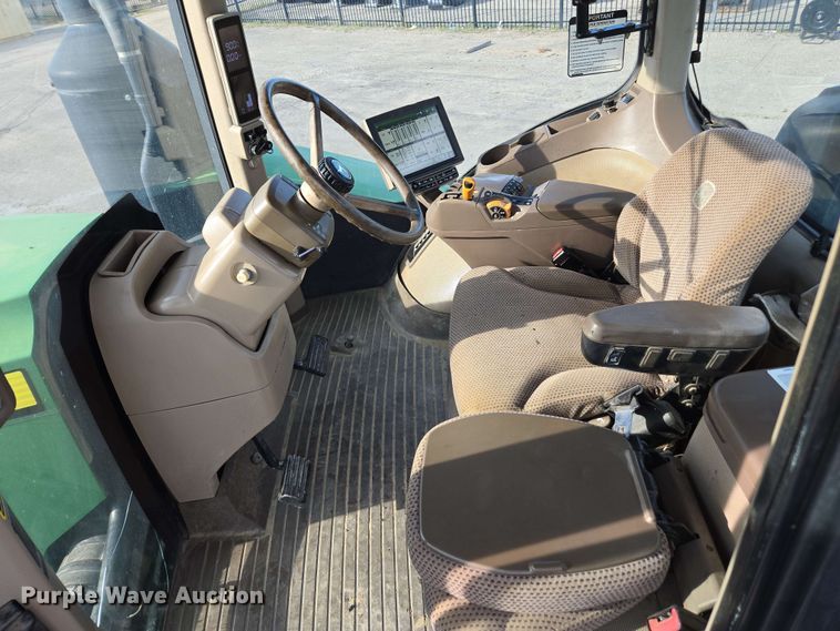 image for item EE0041 2017 John Deere 9470R Scraper Special 4WD tractor