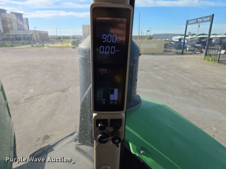 image for item EE0041 2017 John Deere 9470R Scraper Special 4WD tractor