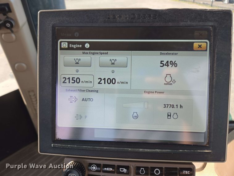 image for item EE0041 2017 John Deere 9470R Scraper Special 4WD tractor