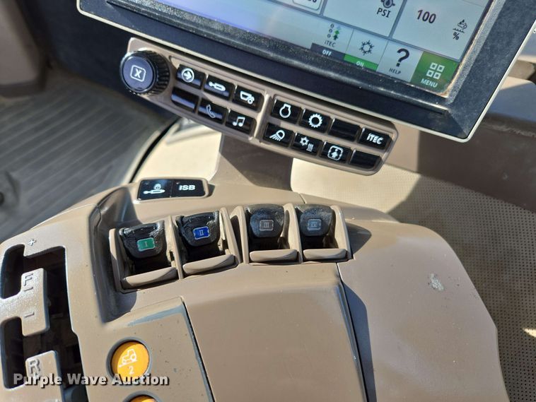 image for item EE0041 2017 John Deere 9470R Scraper Special 4WD tractor