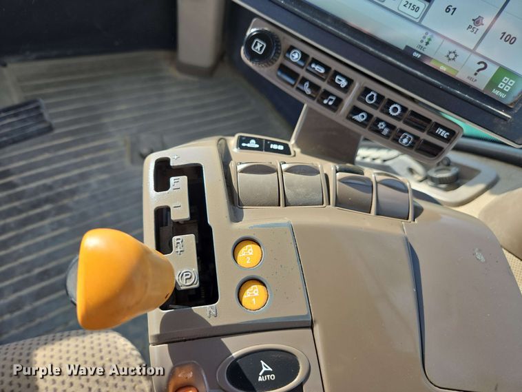 image for item EE0041 2017 John Deere 9470R Scraper Special 4WD tractor