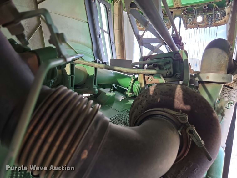 image for item EE0041 2017 John Deere 9470R Scraper Special 4WD tractor