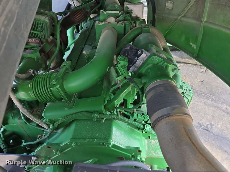 image for item EE0041 2017 John Deere 9470R Scraper Special 4WD tractor