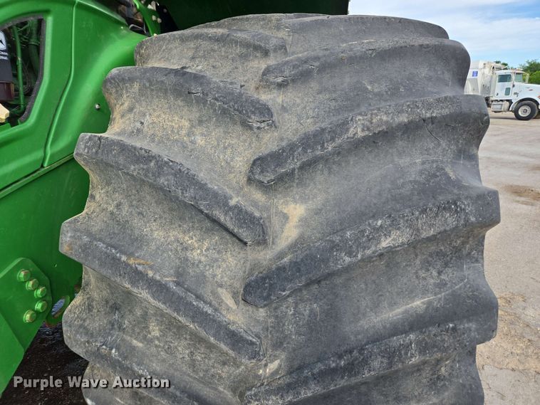 image for item EE0041 2017 John Deere 9470R Scraper Special 4WD tractor