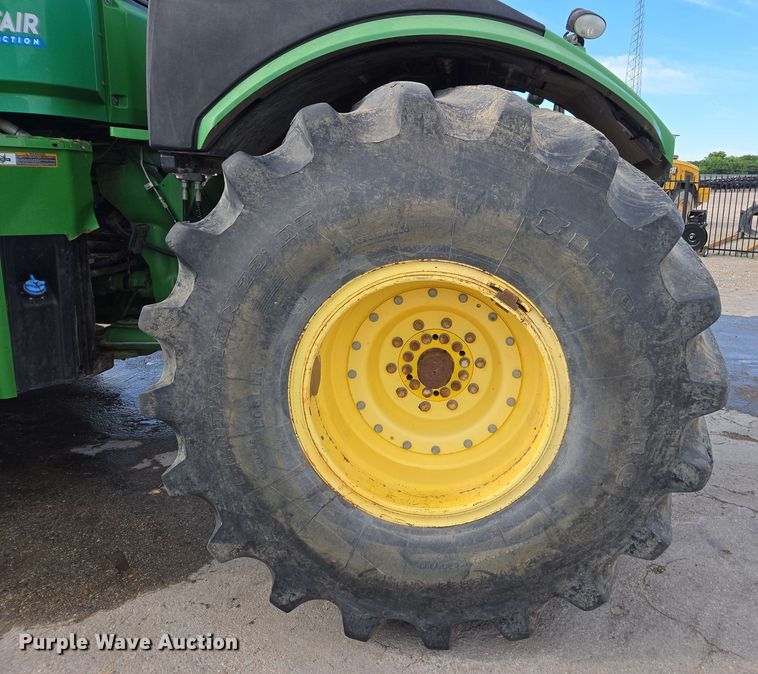 image for item EE0041 2017 John Deere 9470R Scraper Special 4WD tractor