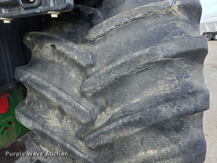 image for item EE0041 2017 John Deere 9470R Scraper Special 4WD tractor