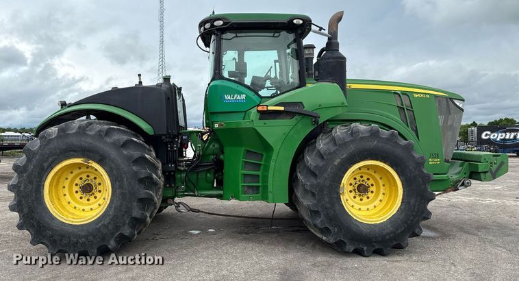 image for item EE0042 2018 John Deere 9470R Scraper Special 4WD tractor